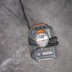 RYOBI CHARGER AN BATTERY