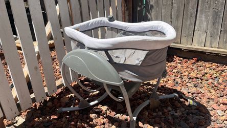 Baby rocking chair
