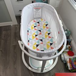 Fisher Price Soothing Bassinet 