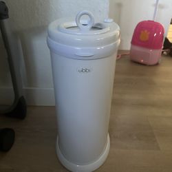 Ubbi Stainless Steel Diaper Pair