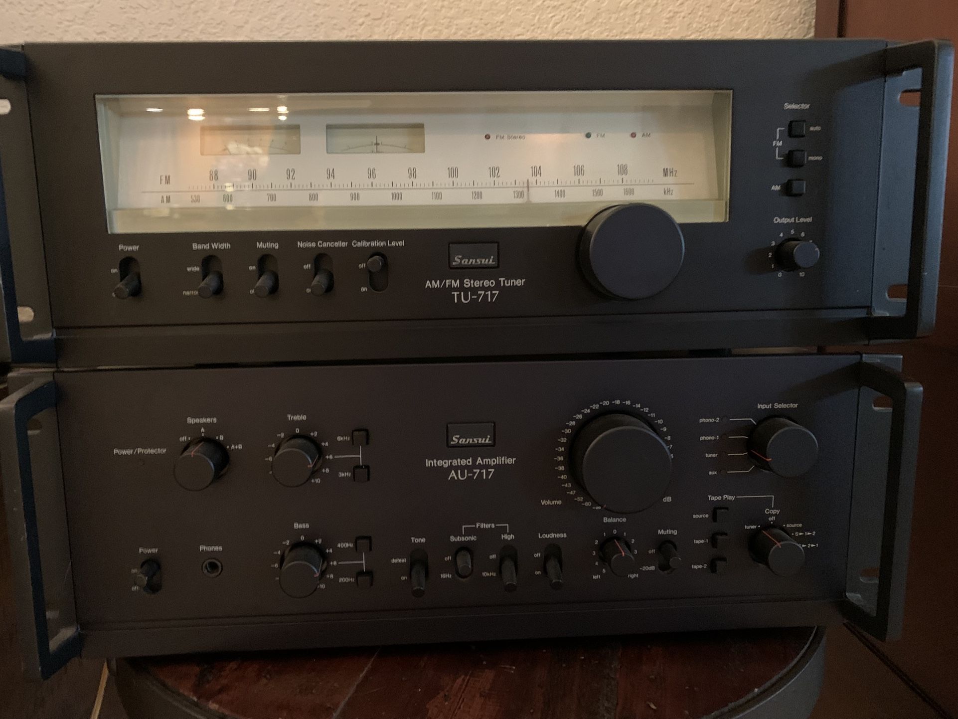 Vintage Sansui Amplifier, Tuner AU-717, TU-717