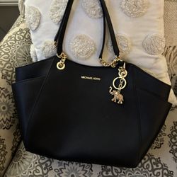 Micheal Kors Handbag