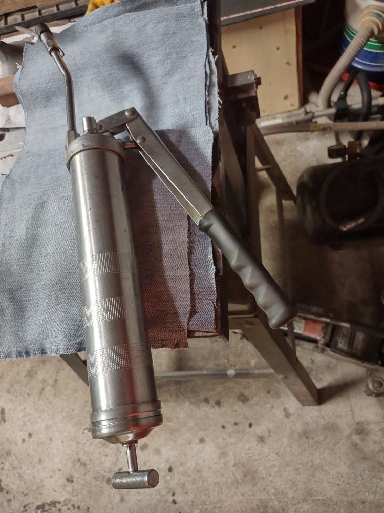 Hand Operated Grease Gun Tool