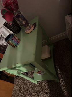 Bed side table