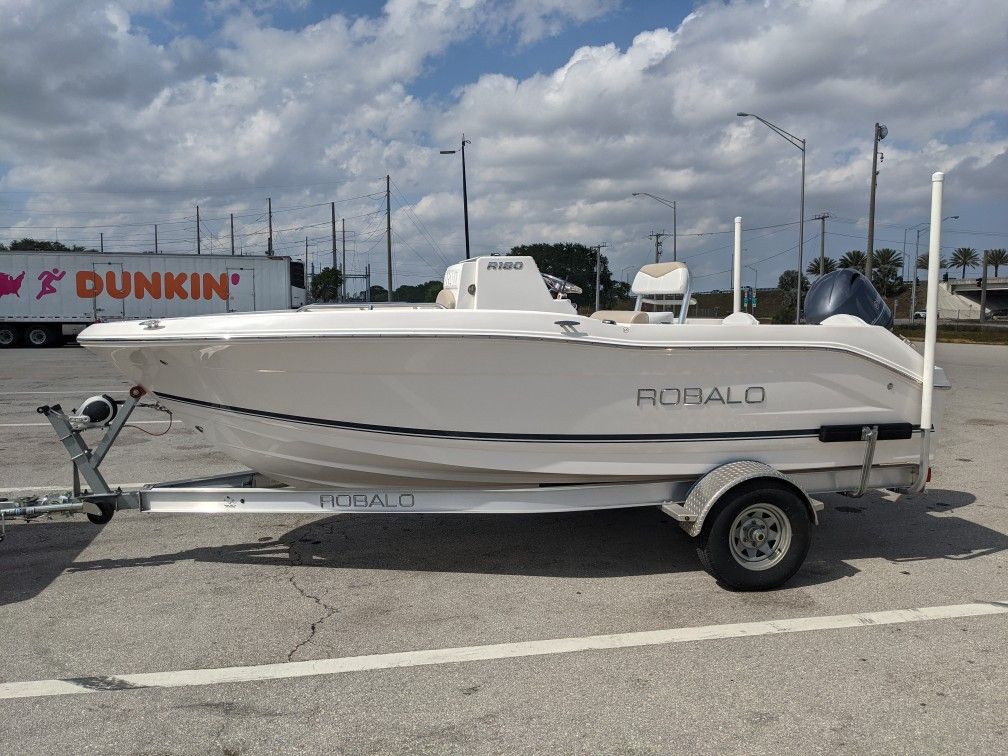 2018 Robalo R180