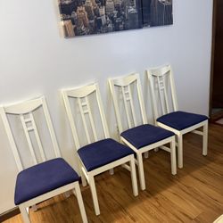 18" H Fabric Upholstered Side Chair (Set of 4) in good condition