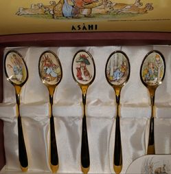 Vintage Beatrice Potter Gold Tone Enamel Baby Spoon Set