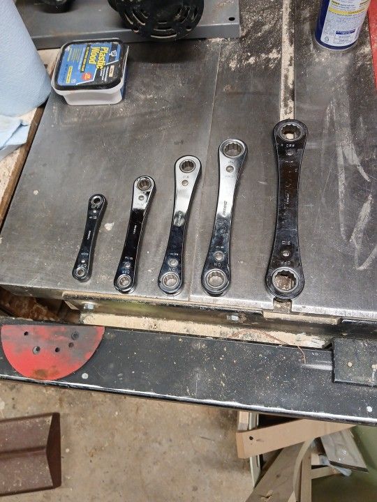 It's a five piece ratchet said was case