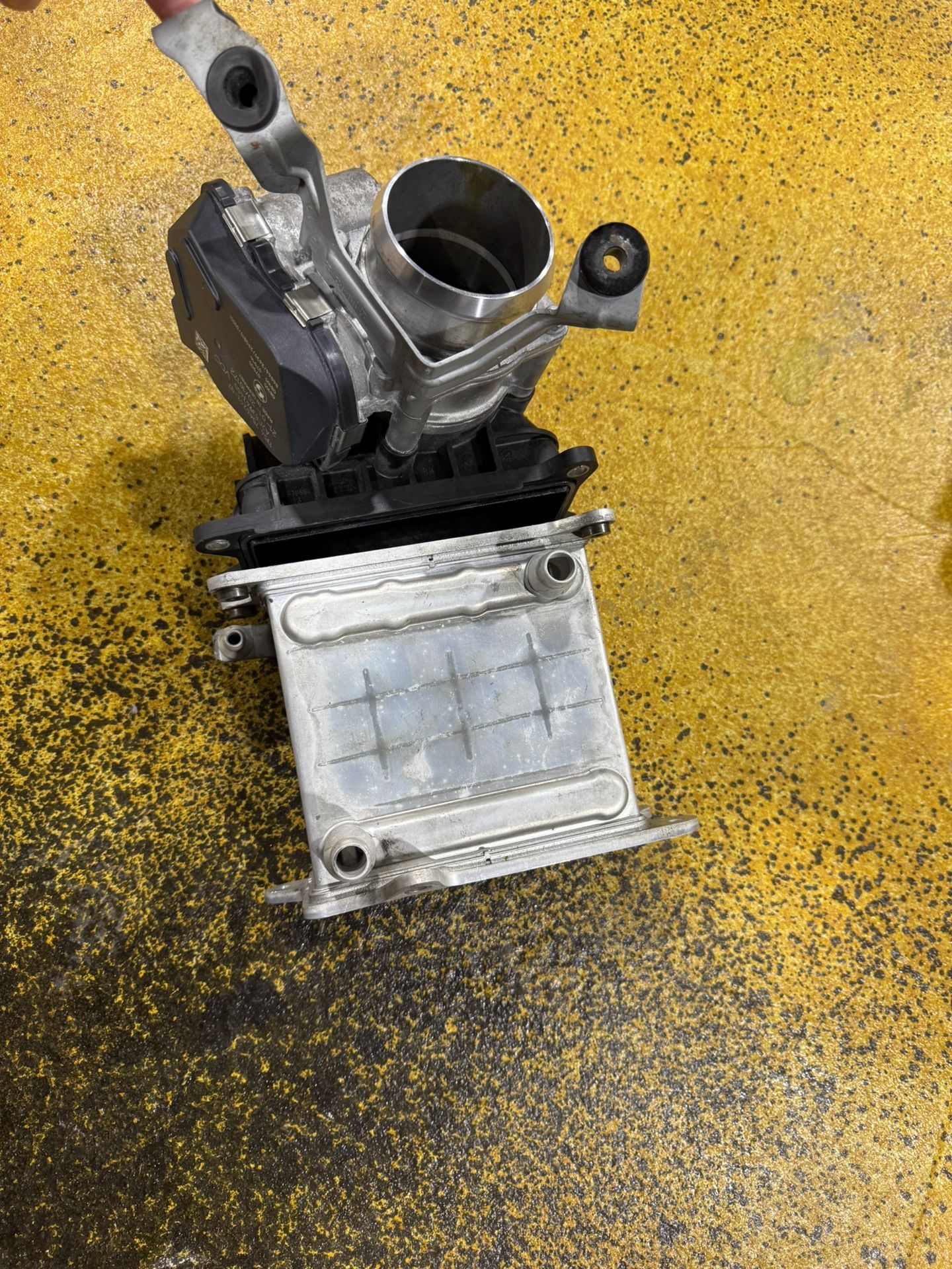 Right Turbo Intercooler Radiator Throttle Body OEM Rolls Royce