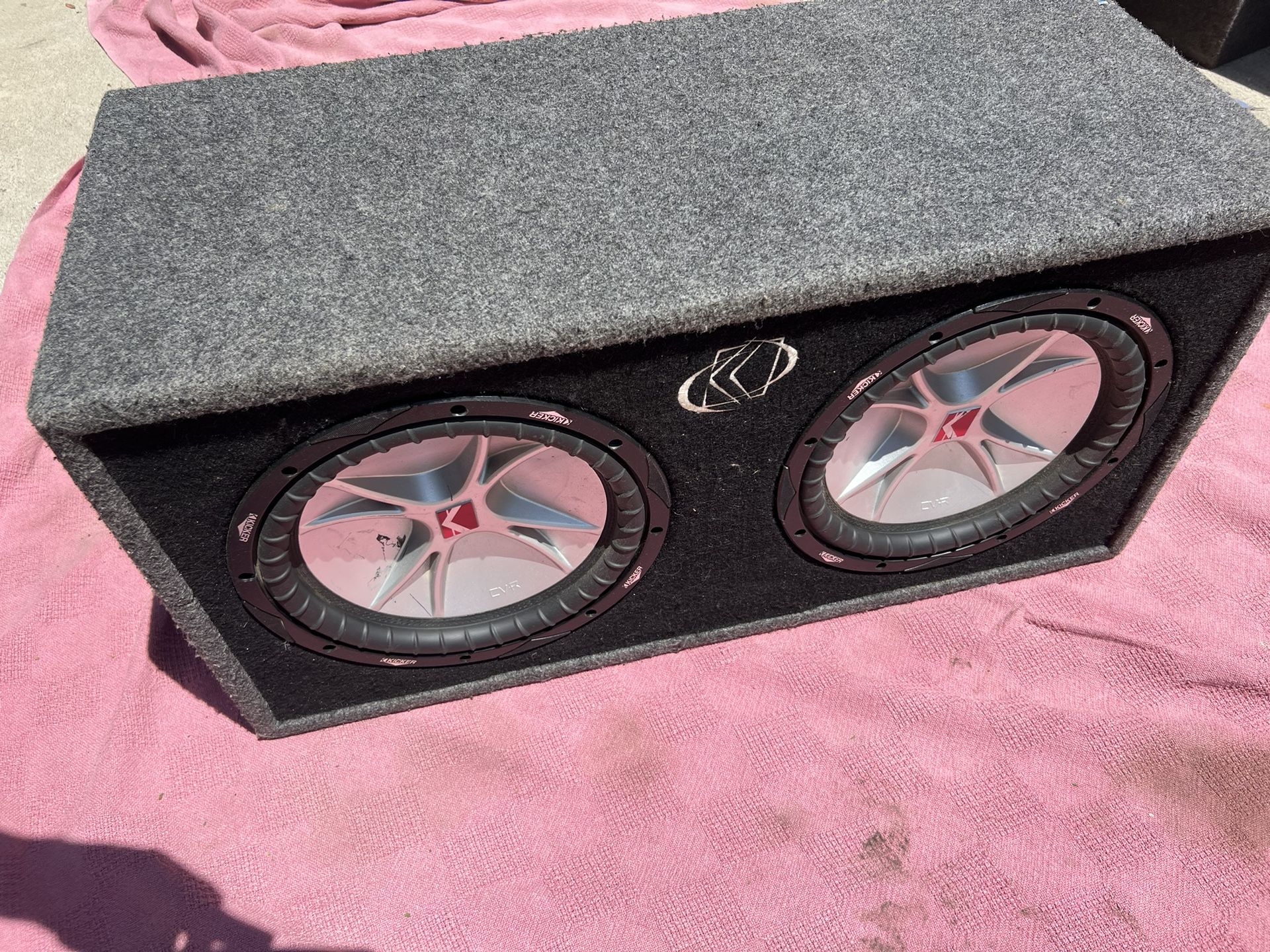 ($300 no menos / no less) Kicker 12s / Hifonics Amp / Ported Sub box