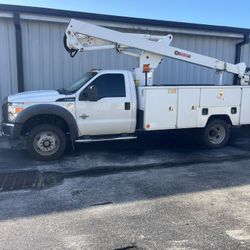 2013 Ford F550 Bucket Truck