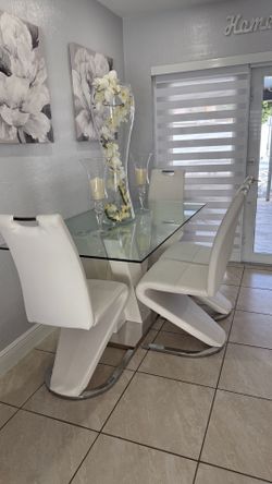 Juego de comedor blanco