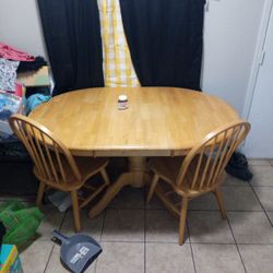 Dineing Room Table 