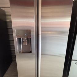 Samsung - 21.5 Cu. Ft. Side-by-Side Counter Depth Fingerprint Resistant Refrigerator 