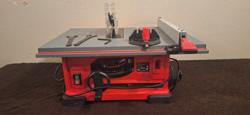 Like New Craftsman 8 1/4 inch table Saw