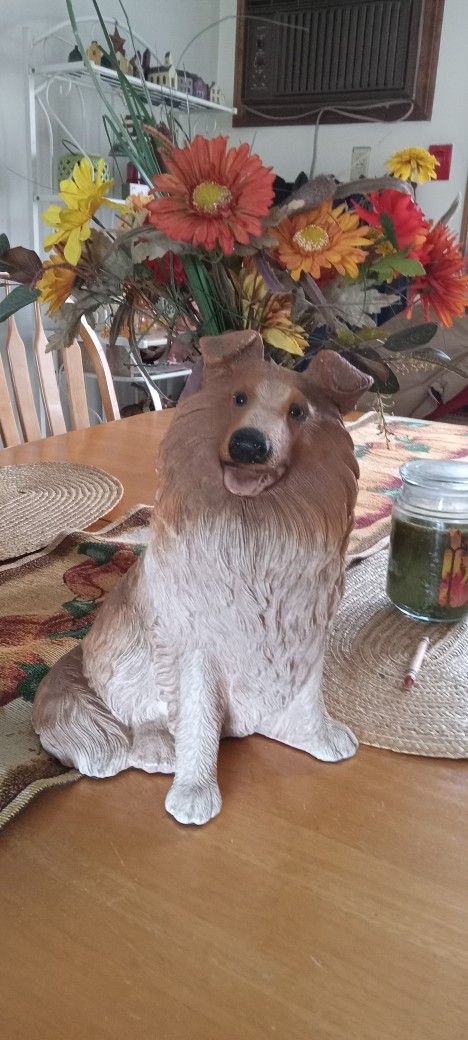Collie. 11" Tall