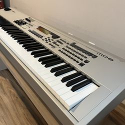 Yamaha MO8