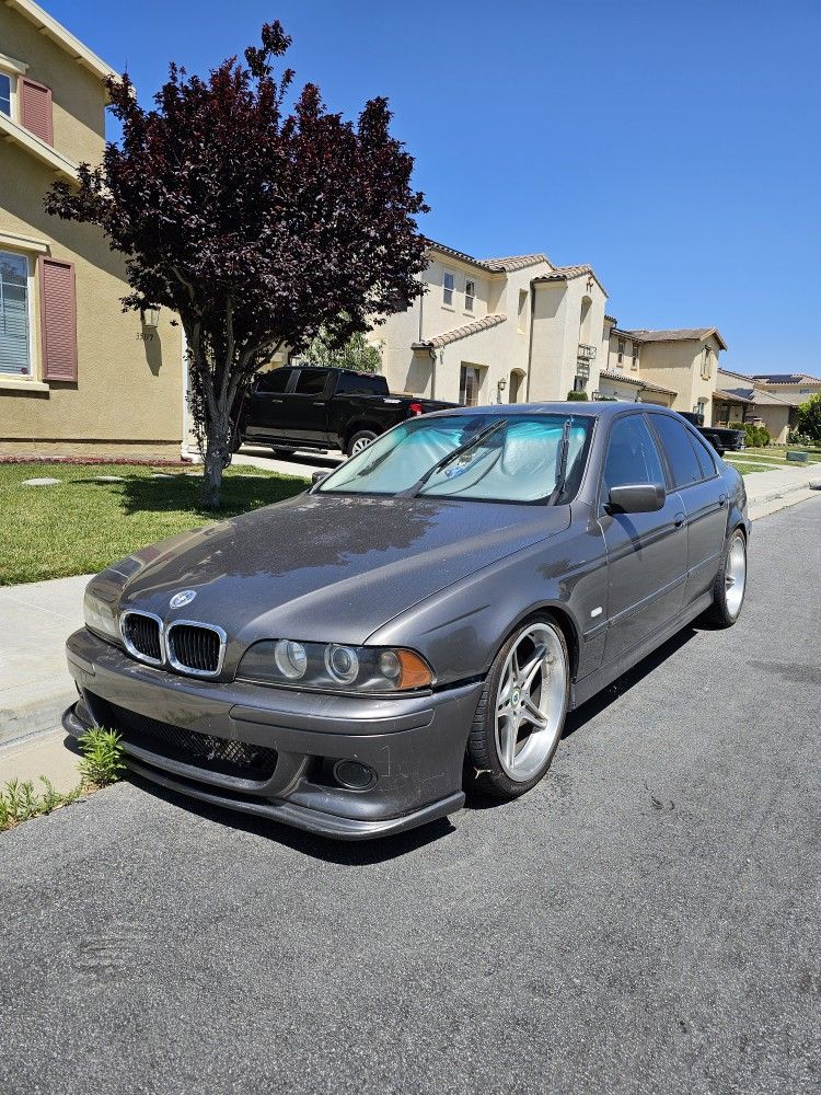 2003 BMW 530i 