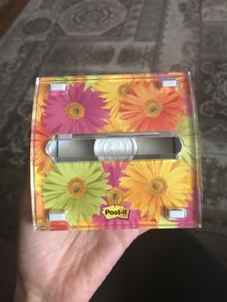 Sticky note holder