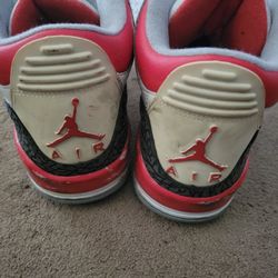 Jordan 3 Fire Red 