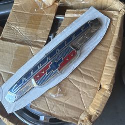 1952 Chevrolet Hood Emblem