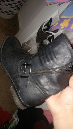 Black size 10 combat style boots
