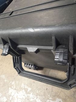 Pelican case 1630 with padding and wheels