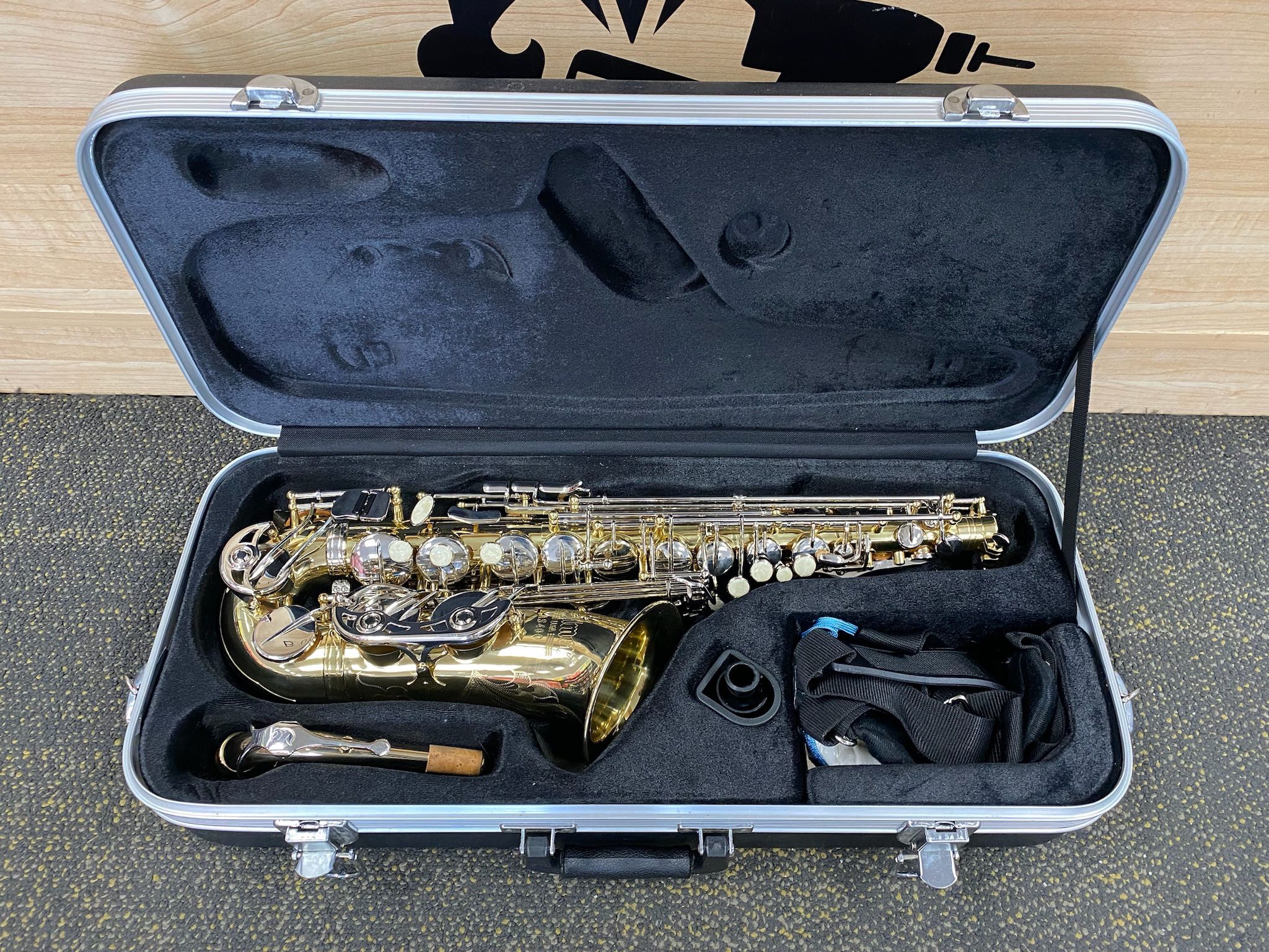 Selmer AS400 Student Alto Saxophone IN CASE