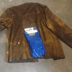 Radnor Heavy Duty Welding Jacket And Welding Gloves
