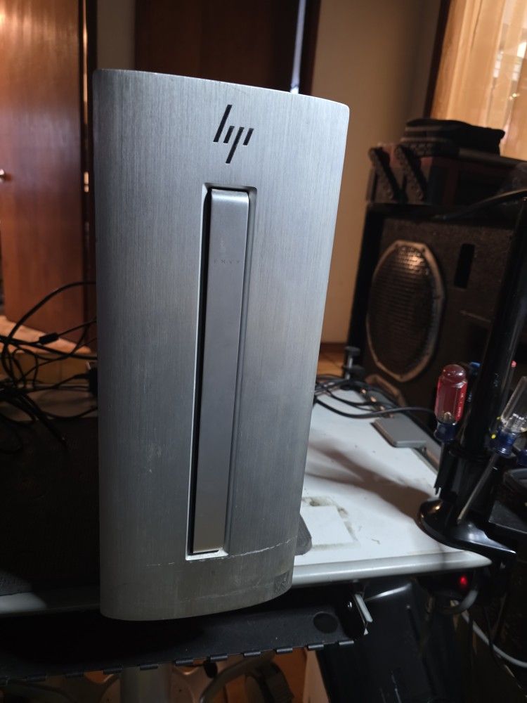 HP ENVY Pc. i7-3.40GHz CPU 16GB Ram 1TB SSD GPU: Radeon