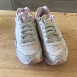 Kids Size 1 Reebok 