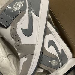 Jordan Patent Leather Grey Jordan 1 