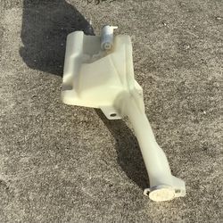 07-08 MITSUBISHI ENDEAVOR 04-09 GALANT WINDSHIELD WASHER BOTTLE RESERVOIR OEM