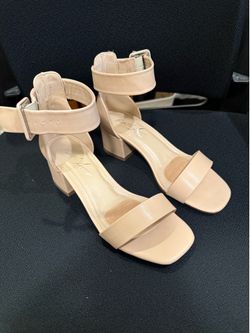 Nude 2” high heels