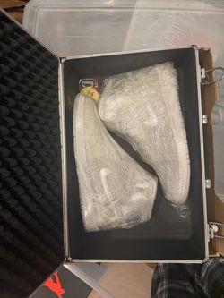 2010 Nike Air Jordan 1 anniversary release Dead stock size 10.5