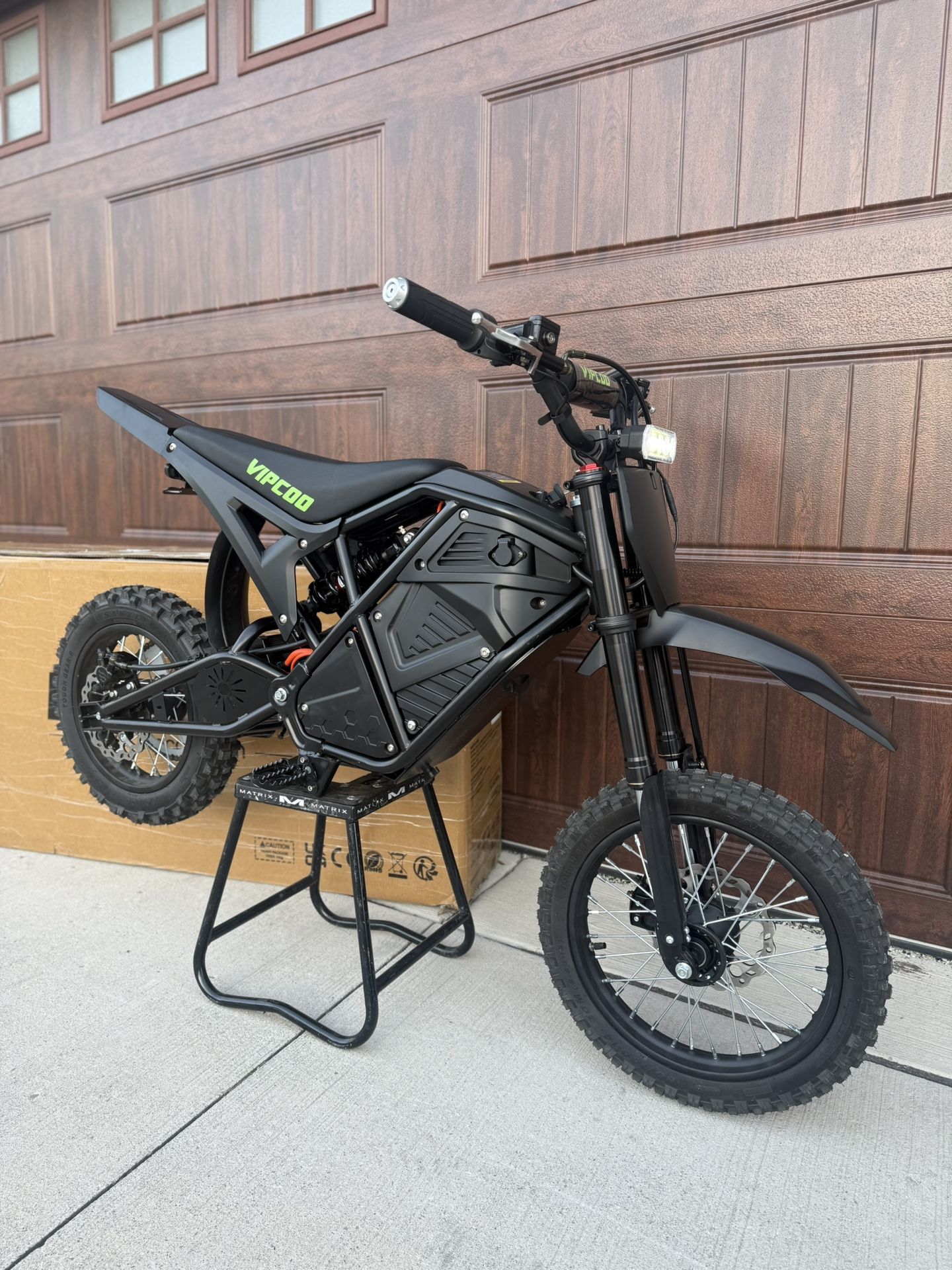 BRAND NEW ELECTRIC DIRTBIKE