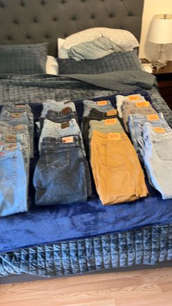 Excellent Condition Assorted Levi, Wrangler, Lee, and other Branded Jeans 36 & 38 Waist $15 Per Pair