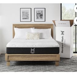 12 Inch Twin Memory Foam Mattress  ( New Still In Box)