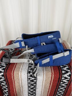 Petzl Corax Adjustable Climbing Harness Size 1 XS/M Unisex Blue Rock Climbing