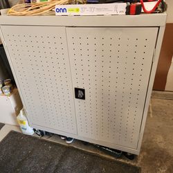 Large Heavy-Duty Rolling Storage Cabinet – Shelves, Doors, Locking Wheels – Great Condition