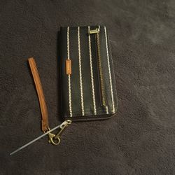 Fossil Black and Cream Striped Wristlet Fossil Good Condition 