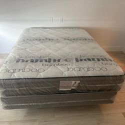 NEW MATTRESS QUEEN SIZE PLUSH WITH BOX SPRING
