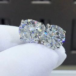 Moissanite Diamond Screwback 
