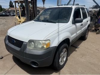2005 Ford Escape v6 ***for parts only***