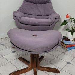 Custom Swivel Ch  💺 