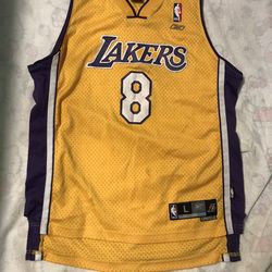 Kobe Bryant Lakers 8 Jersey youths large Reebok yellow