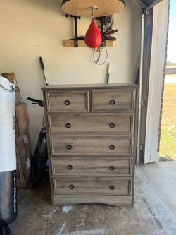 6 Drawer Dresser