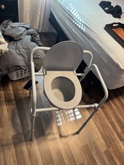 Portable Bedside Commode Chair