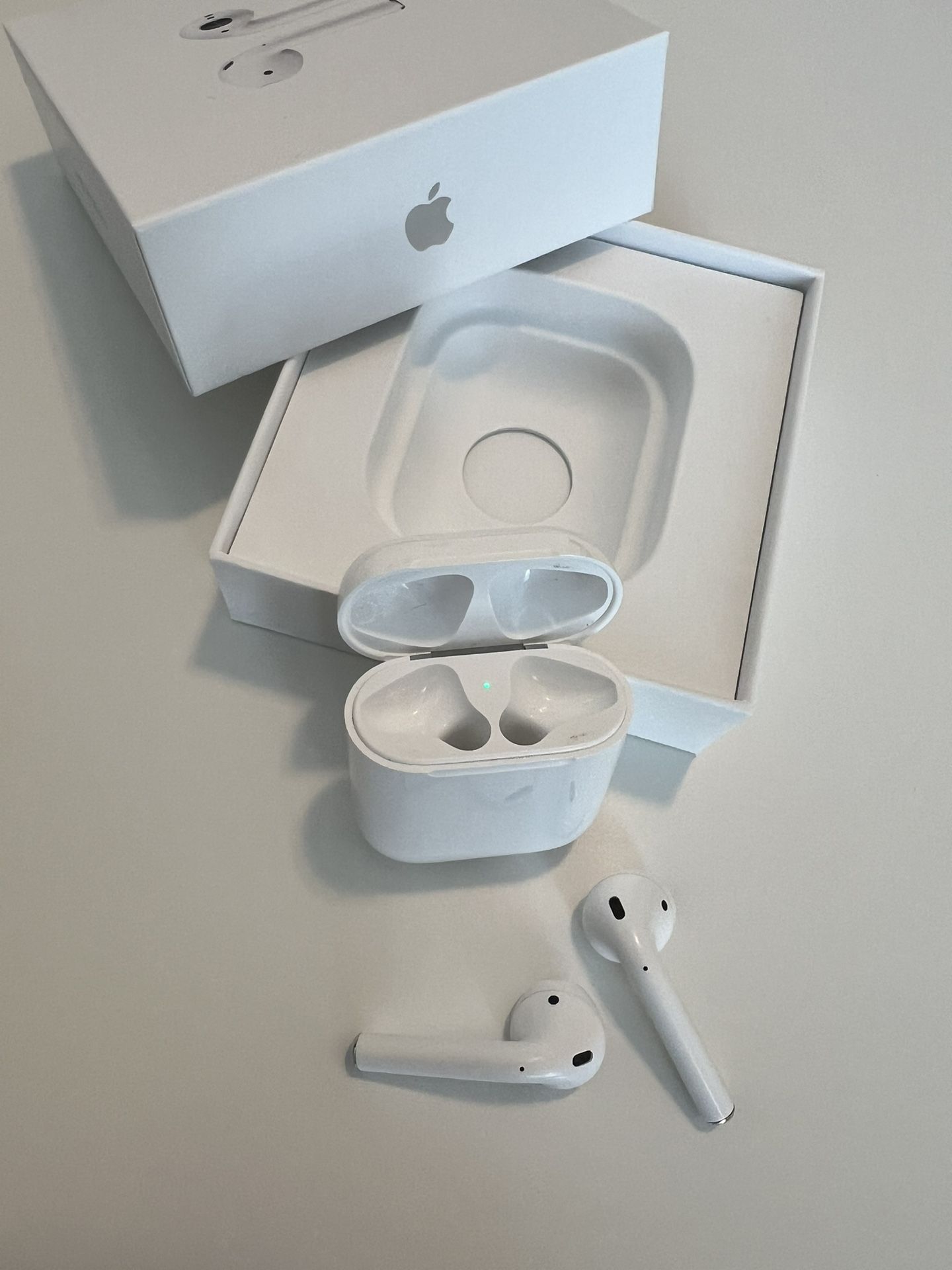 Apple AirPods With Mandalorian Cover Case
