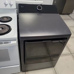 New Open Box LG 7.3cu  Matte Black Gas Dryer 